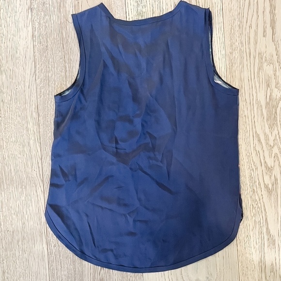 Nicole Miller Artelier Shake Ya Tail Feather Silk Top. - Picture 4 of 4